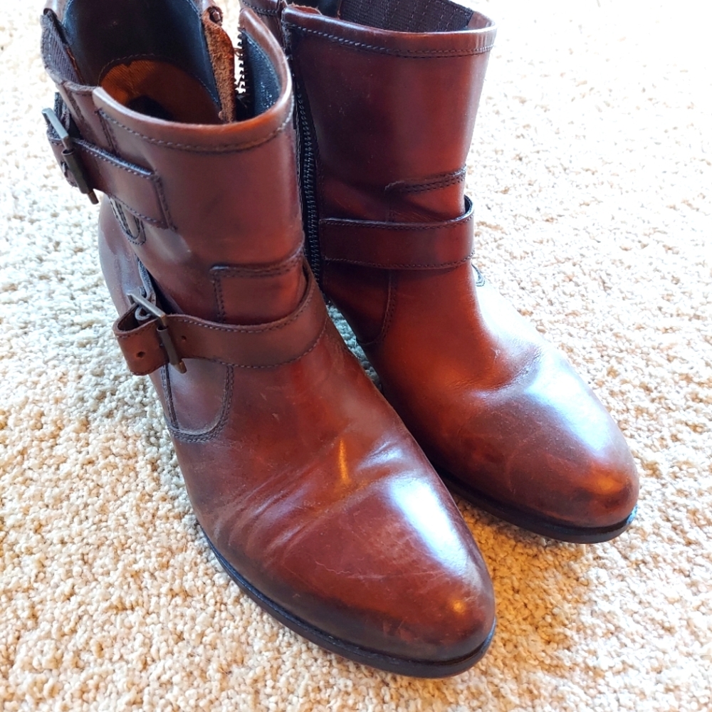 MIA boots, size 10